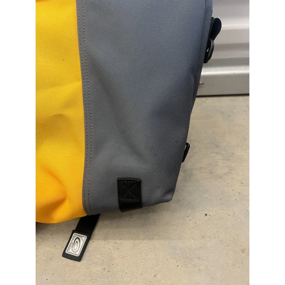 Timbuk2 Classic Messenger Bag Mens Eco Lightbeam Shoulder Strap Business Office